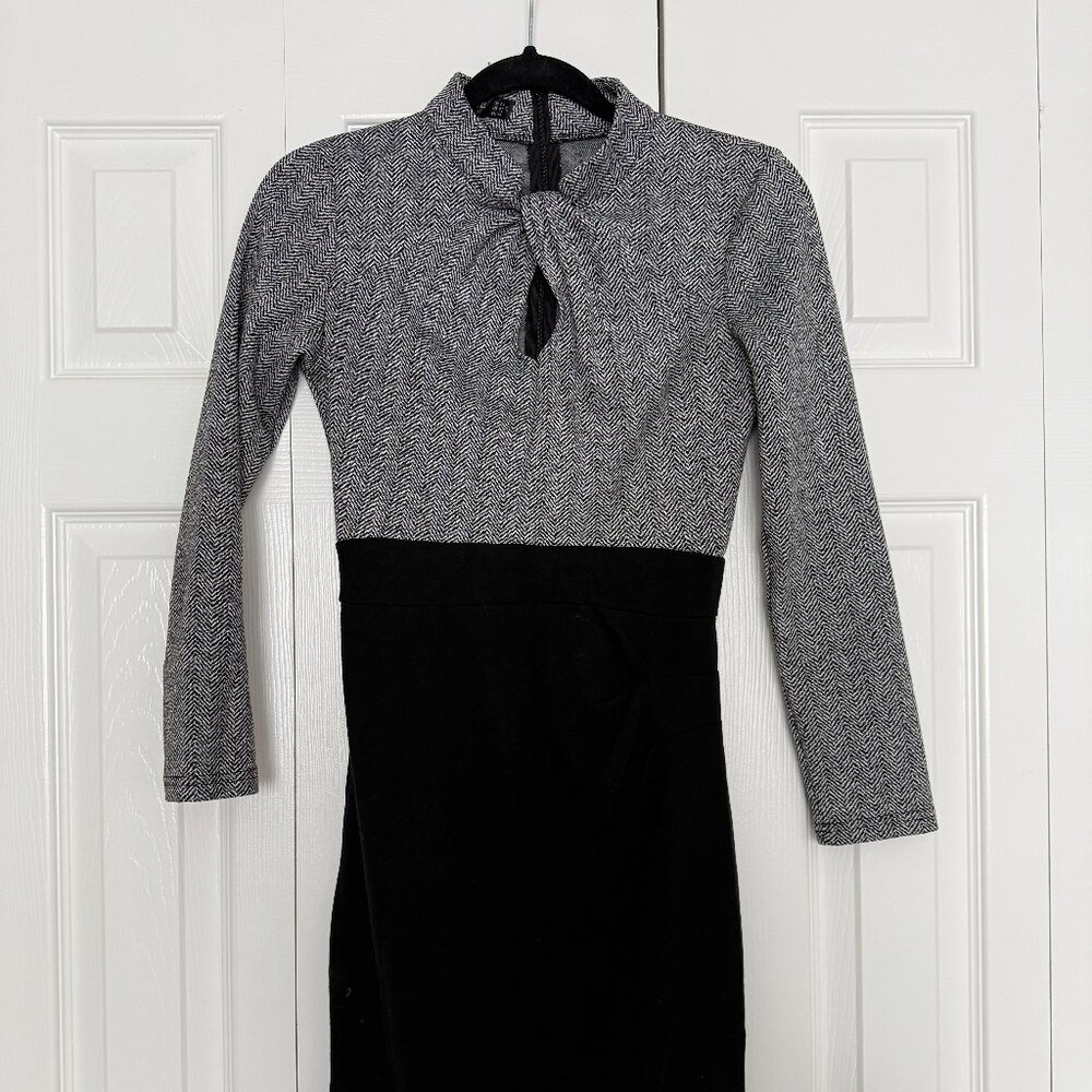 Keyhole work dress